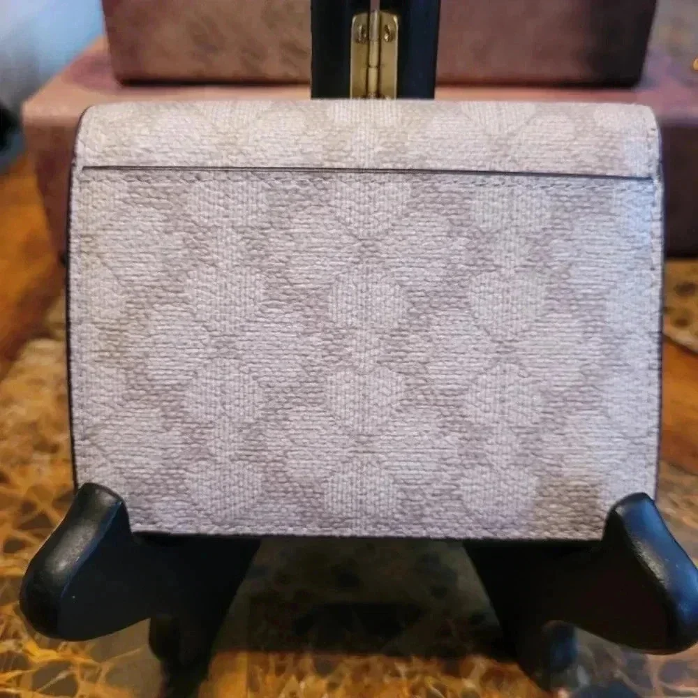 Kate Spade Beige Wallet NWT